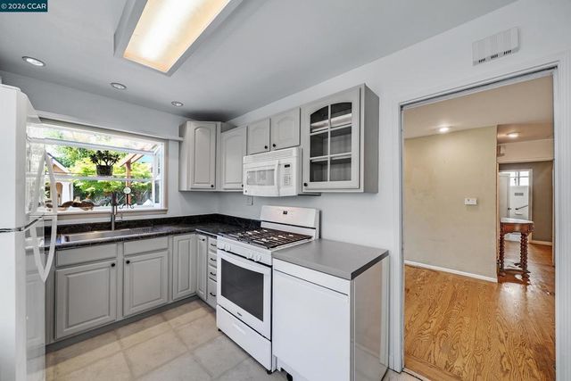17380 Via San Ardo, San Lorenzo, CA 94580