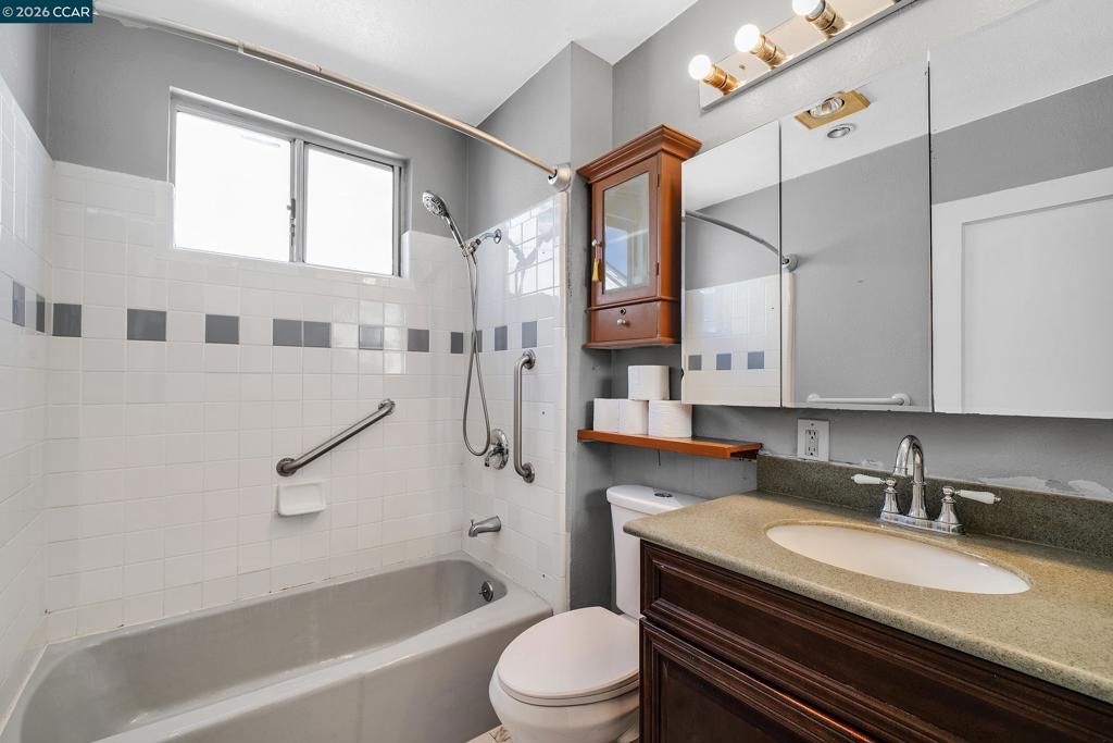 Image 20 of property listing at 17380 Via San Ardo, San Lorenzo, CA 94580