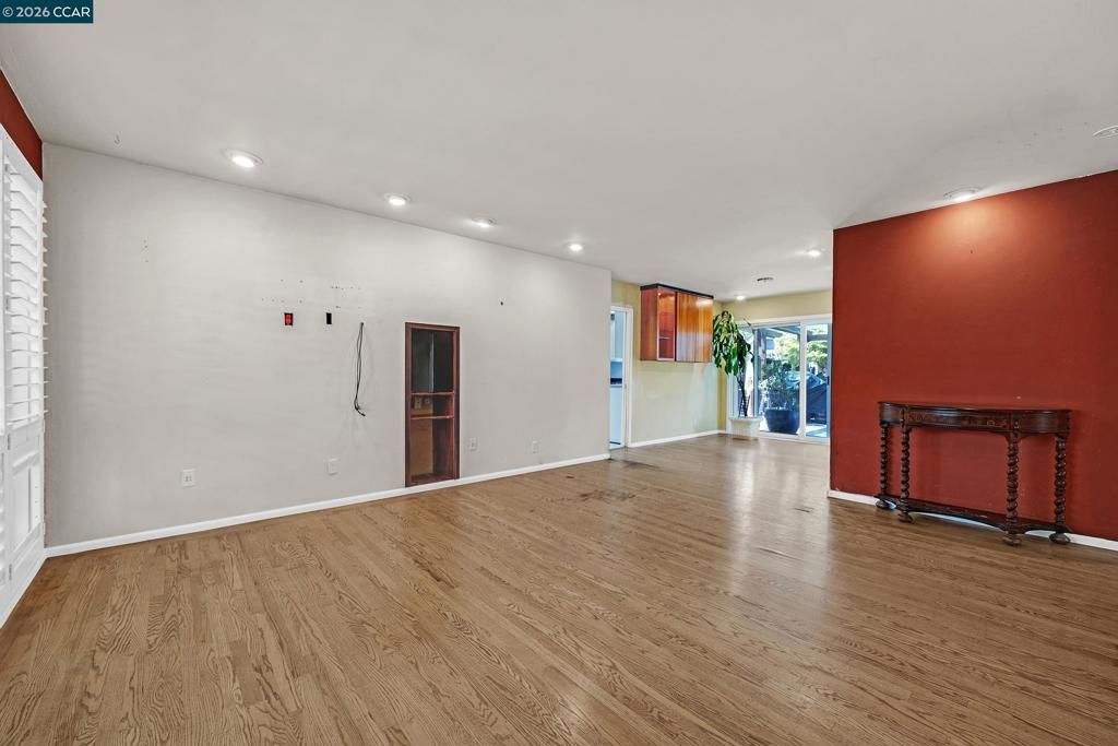 Image 6 of property listing at 17380 Via San Ardo, San Lorenzo, CA 94580