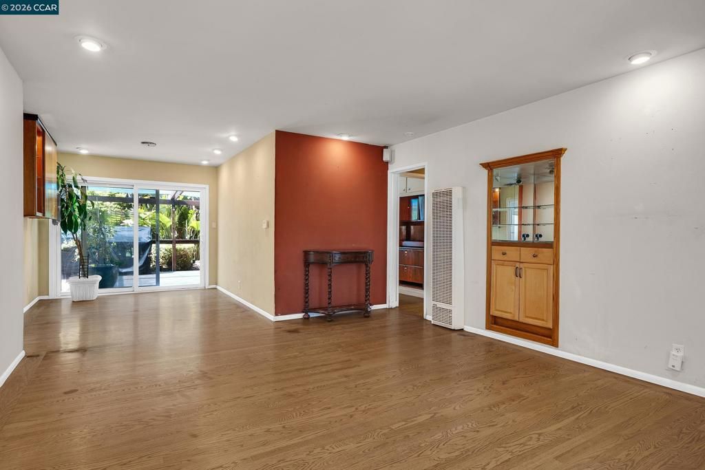 Image 9 of property listing at 17380 Via San Ardo, San Lorenzo, CA 94580