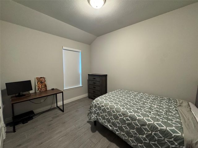 2004 Stirling ST, Leander, TX 78641