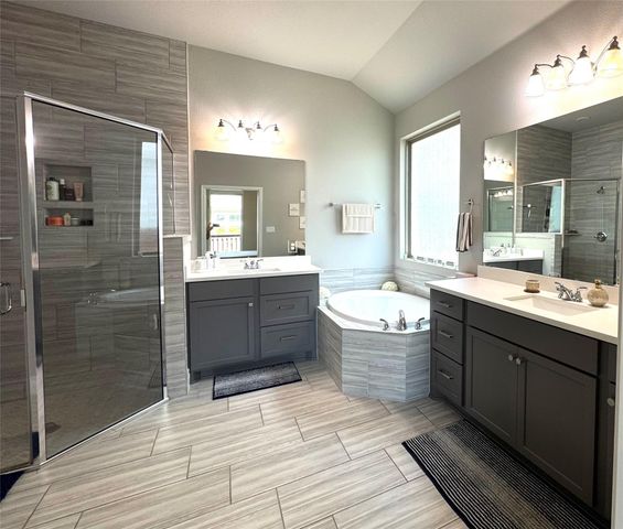 2004 Stirling ST, Leander, TX 78641
