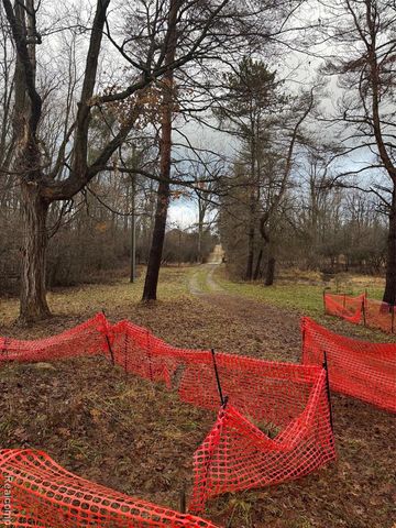 6221 W Maple Road, West Bloomfield, MI 48322