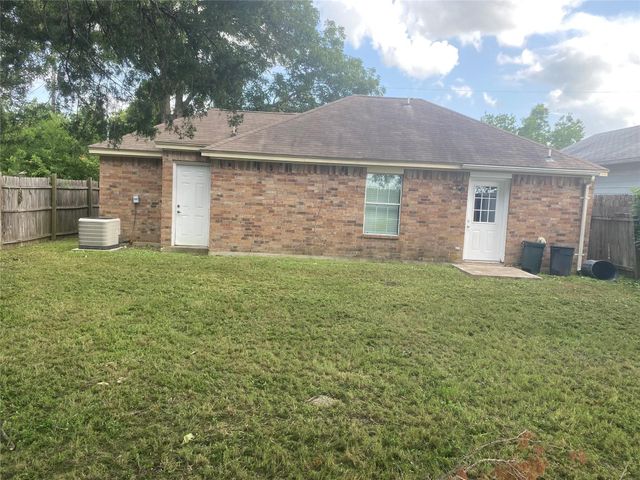 201 Castro ST, Thrall, TX 76578