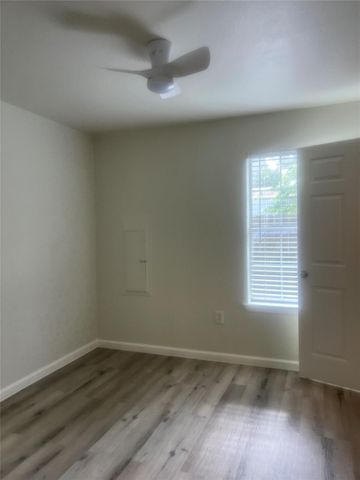 201 Castro ST, Thrall, TX 76578