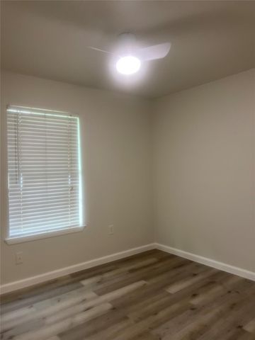 201 Castro ST, Thrall, TX 76578