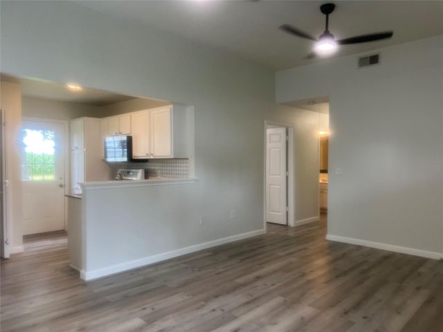 201 Castro ST, Thrall, TX 76578