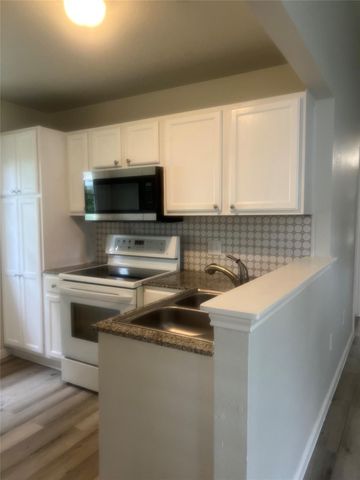 201 Castro ST, Thrall, TX 76578
