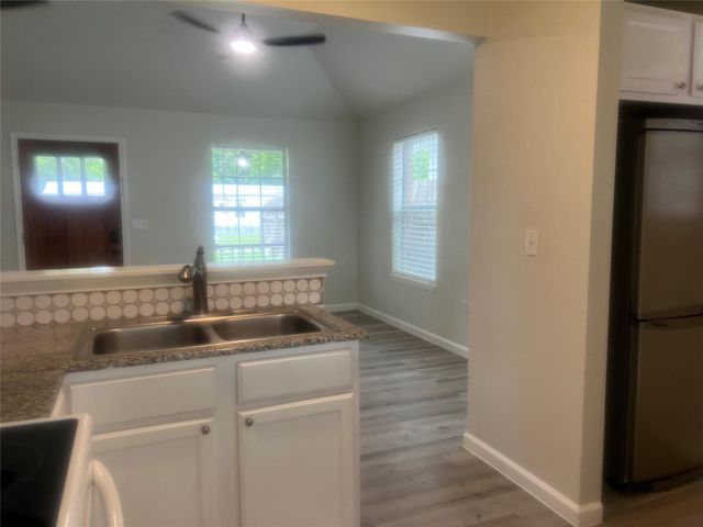 201 Castro ST, Thrall, TX 76578