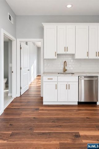 Anderson Anderson 3, Cliffside Park, NJ 07010