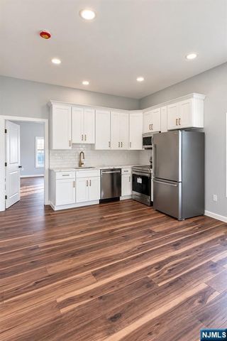 Anderson Anderson 3, Cliffside Park, NJ 07010