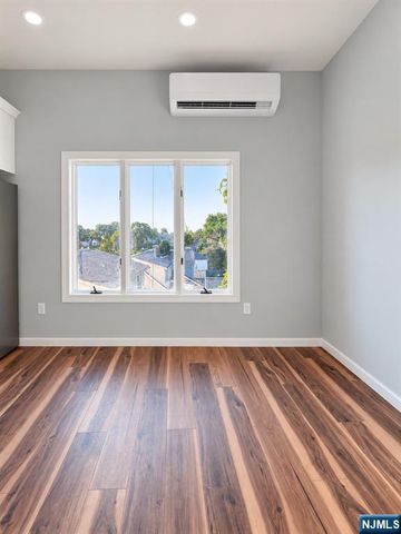 Anderson Anderson 3, Cliffside Park, NJ 07010