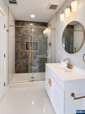 Anderson Anderson 3, Cliffside Park, NJ 07010