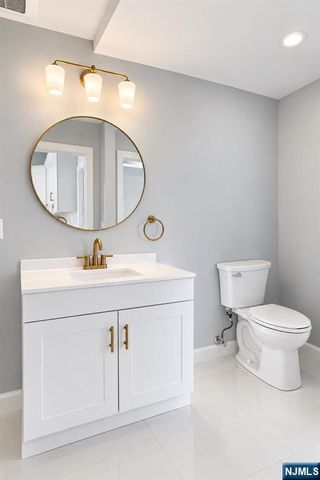 Anderson Anderson 3, Cliffside Park, NJ 07010