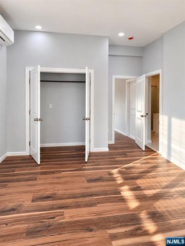 Anderson Anderson 3, Cliffside Park, NJ 07010