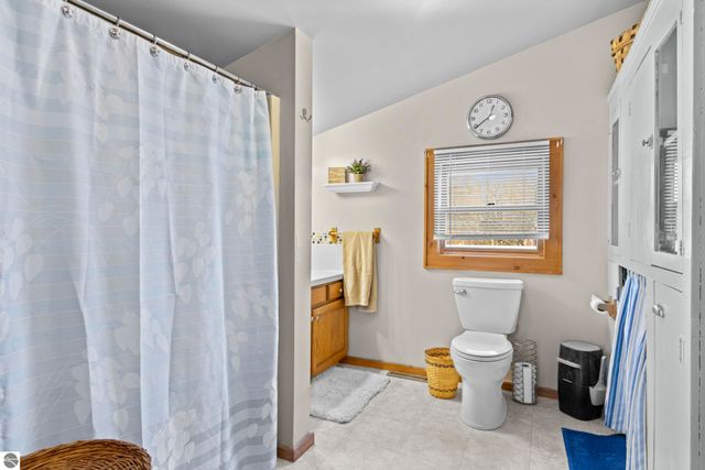 8952 S Kasson Street, Cedar, MI 49621