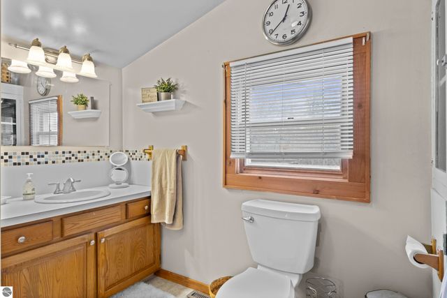 8952 S Kasson Street, Cedar, MI 49621