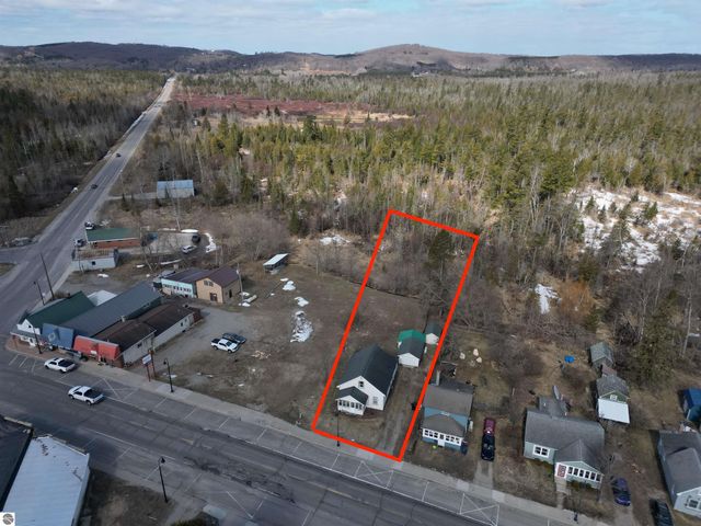 8952 S Kasson Street, Cedar, MI 49621