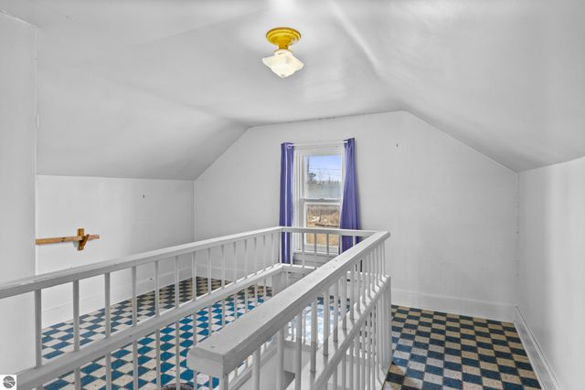 8952 S Kasson Street, Cedar, MI 49621