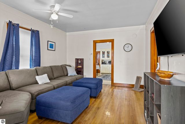 8952 S Kasson Street, Cedar, MI 49621