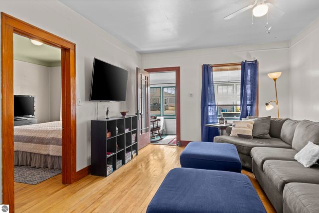 8952 S Kasson Street, Cedar, MI 49621