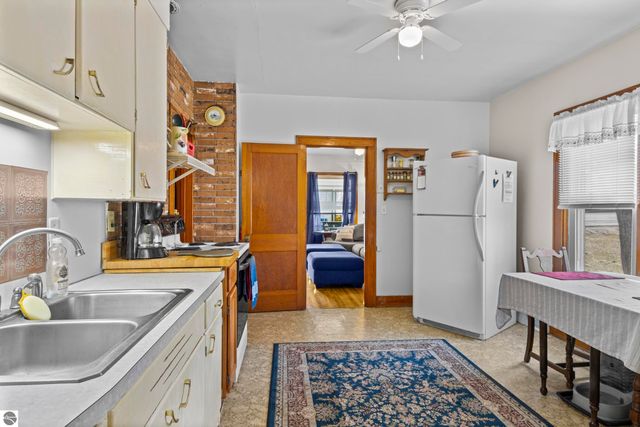 8952 S Kasson Street, Cedar, MI 49621