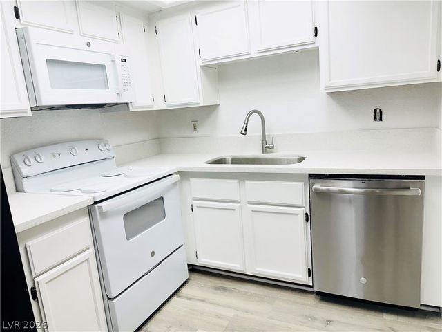 1113 North Buffalo Drive 201, Las Vegas, NV 89128