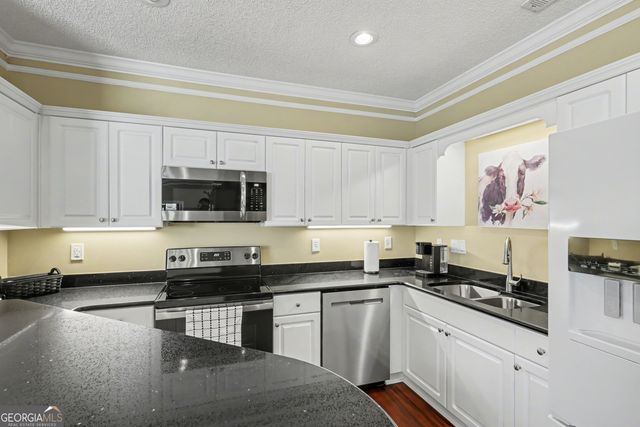 146 Gleneagle Court 202, Clayton, GA 30525