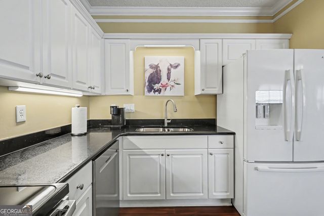 146 Gleneagle Court 202, Clayton, GA 30525