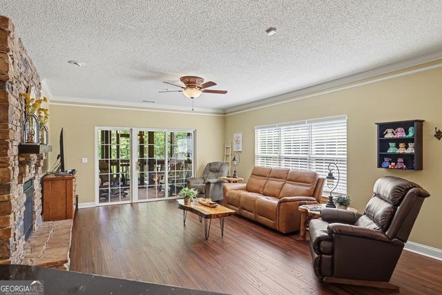 146 Gleneagle Court 202, Clayton, GA 30525