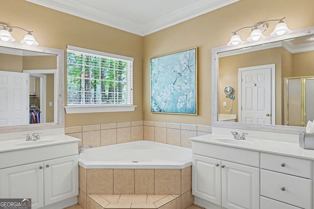 146 Gleneagle Court 202, Clayton, GA 30525