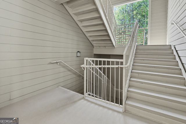 146 Gleneagle Court 202, Clayton, GA 30525