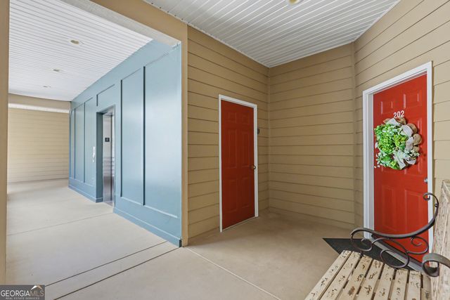 146 Gleneagle Court 202, Clayton, GA 30525