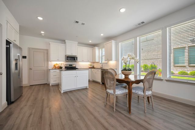 425 Parkside Drive, Argyle, TX 76226