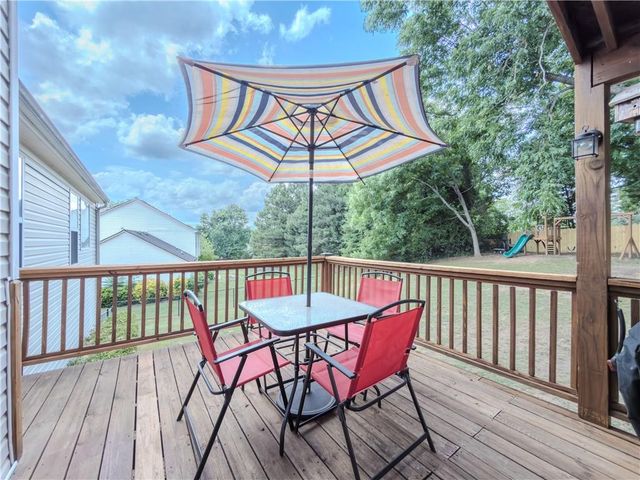 2990 Hampton Valley Drive, Loganville, GA 30052