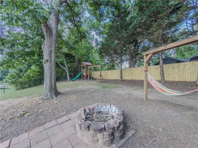 2990 Hampton Valley Drive, Loganville, GA 30052