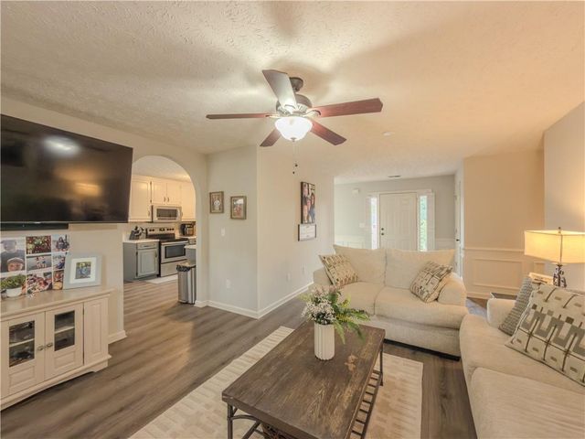 2990 Hampton Valley Drive, Loganville, GA 30052