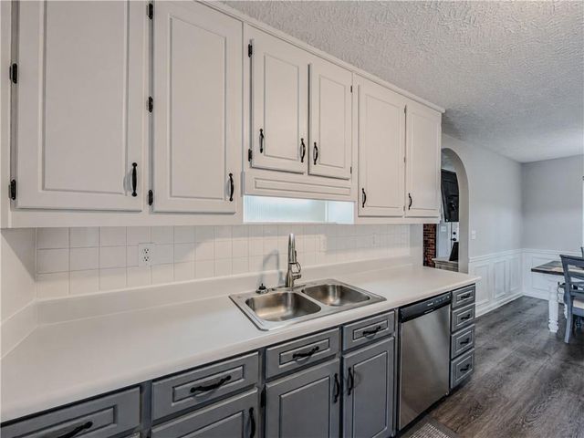 2990 Hampton Valley Drive, Loganville, GA 30052