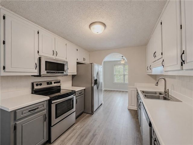 2990 Hampton Valley Drive, Loganville, GA 30052