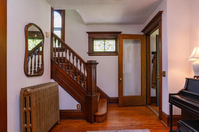 928 Linwood Avenue, Saint Paul, MN 55105