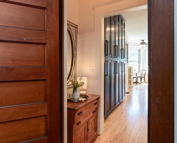 928 Linwood Avenue, Saint Paul, MN 55105