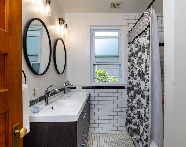 928 Linwood Avenue, Saint Paul, MN 55105