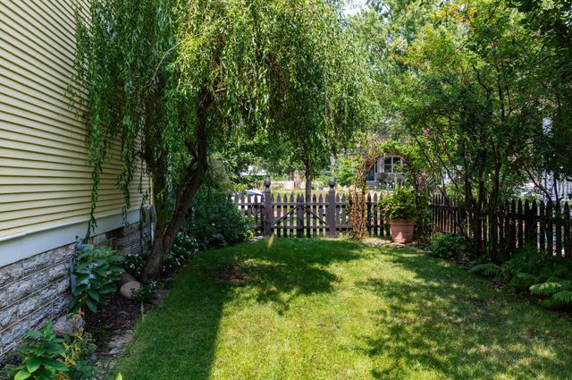 928 Linwood Avenue, Saint Paul, MN 55105