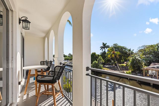 3055 Waterside Circle, Boynton Beach, FL 33435
