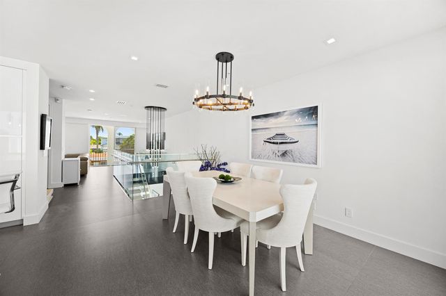 3055 Waterside Circle, Boynton Beach, FL 33435
