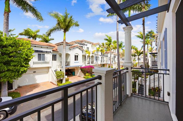 3055 Waterside Circle, Boynton Beach, FL 33435