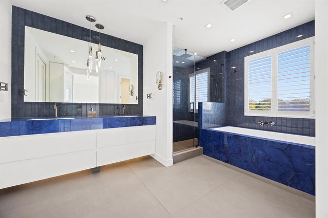 3055 Waterside Circle, Boynton Beach, FL 33435