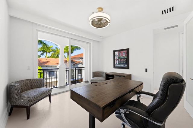 3055 Waterside Circle, Boynton Beach, FL 33435