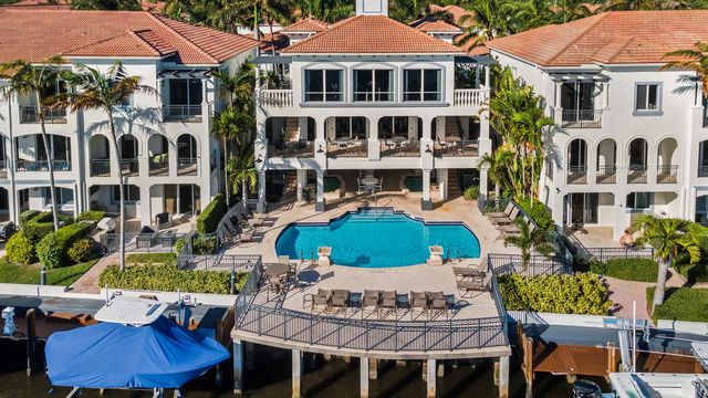 3055 Waterside Circle, Boynton Beach, FL 33435