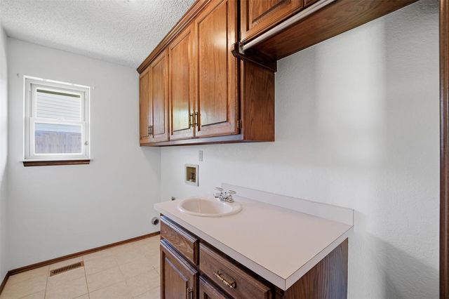 10141 S Land Avenue, Oklahoma City, OK 73159